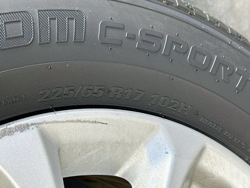 Used 2018 Chevrolet Equinox LT FWD image 32