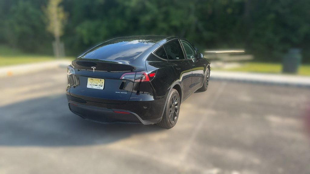 Used 2022 Tesla Model Y Long Range AWD/4WD image 8