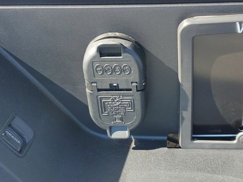 New 2026 GMC Sierra 1500 SLE w/ X31 Off-Road Package image 7