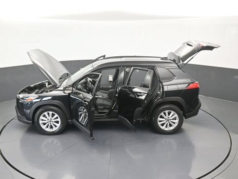 Used 2022 Toyota Corolla Cross LE w/ Moonroof Package FWD image 59