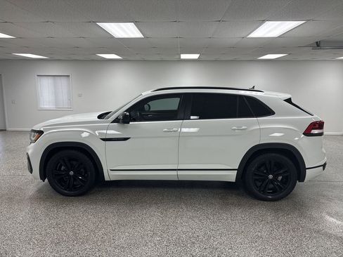 Used 2022 Volkswagen Atlas Cross Sport SEL R-Line image 5