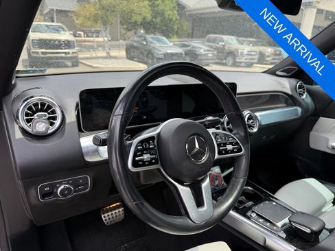 Used 2021 Mercedes-Benz GLB 250 4MATIC image 12