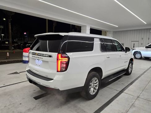 Used 2023 Chevrolet Suburban LT image 6