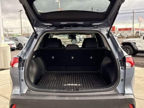 Used 2023 Toyota Corolla Cross LE image 6