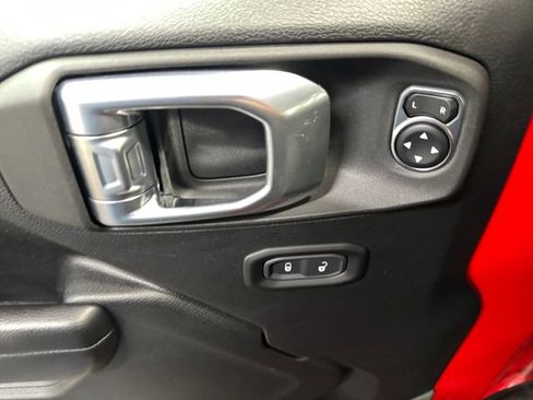 Used 2021 Jeep Wrangler Sport AWD/4WD image 28