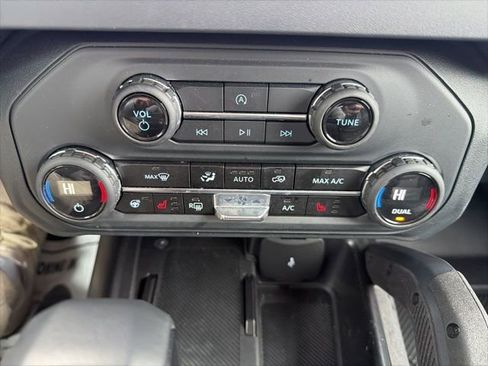 Used 2025 Ford Bronco Badlands image 30