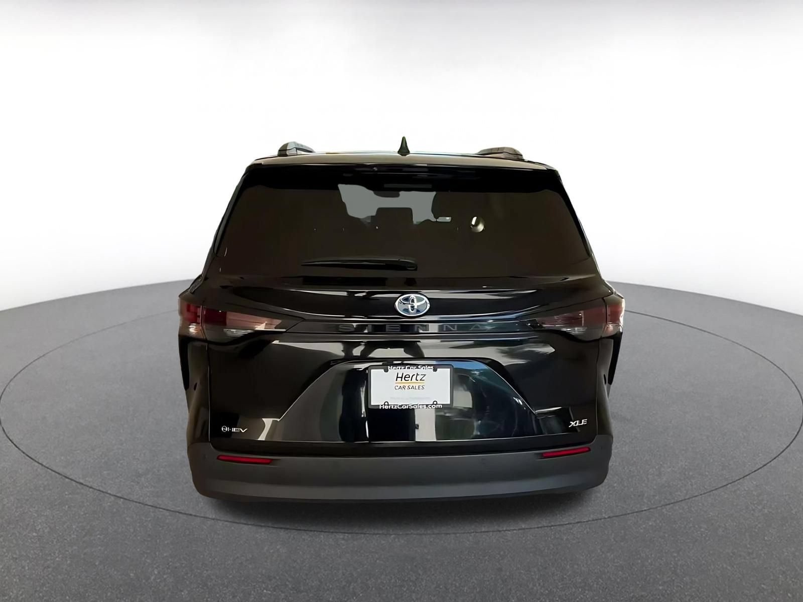 Used 2025 Toyota Sienna XLE FWD image 12
