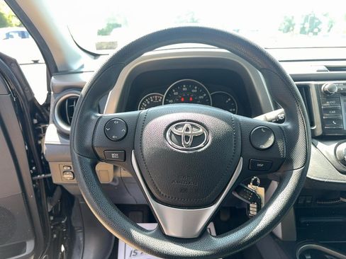 Used 2016 Toyota RAV4 LE AWD/4WD image 17