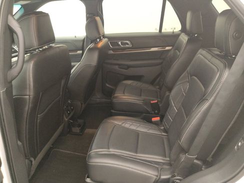 Used 2017 Ford Explorer Platinum AWD/4WD image 18