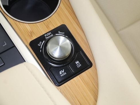 Used 2020 Lexus RX 450hL AWD w/ Premium Package image 29