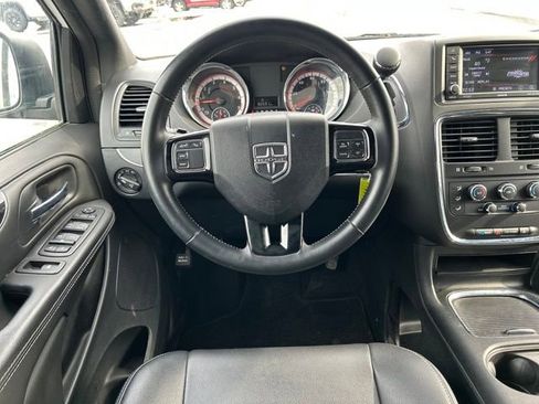 Used 2018 Dodge Grand Caravan SXT w/ Blacktop Package image 15
