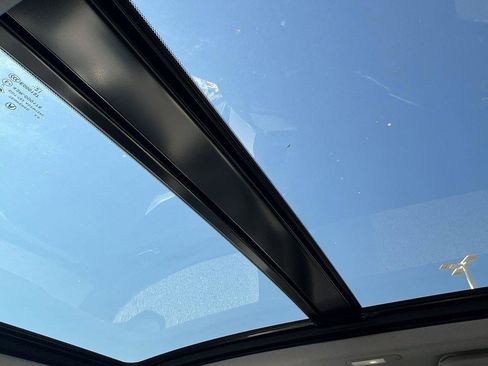 Used 2022 Acura MDX SH-AWD w/ Advance Package image 16