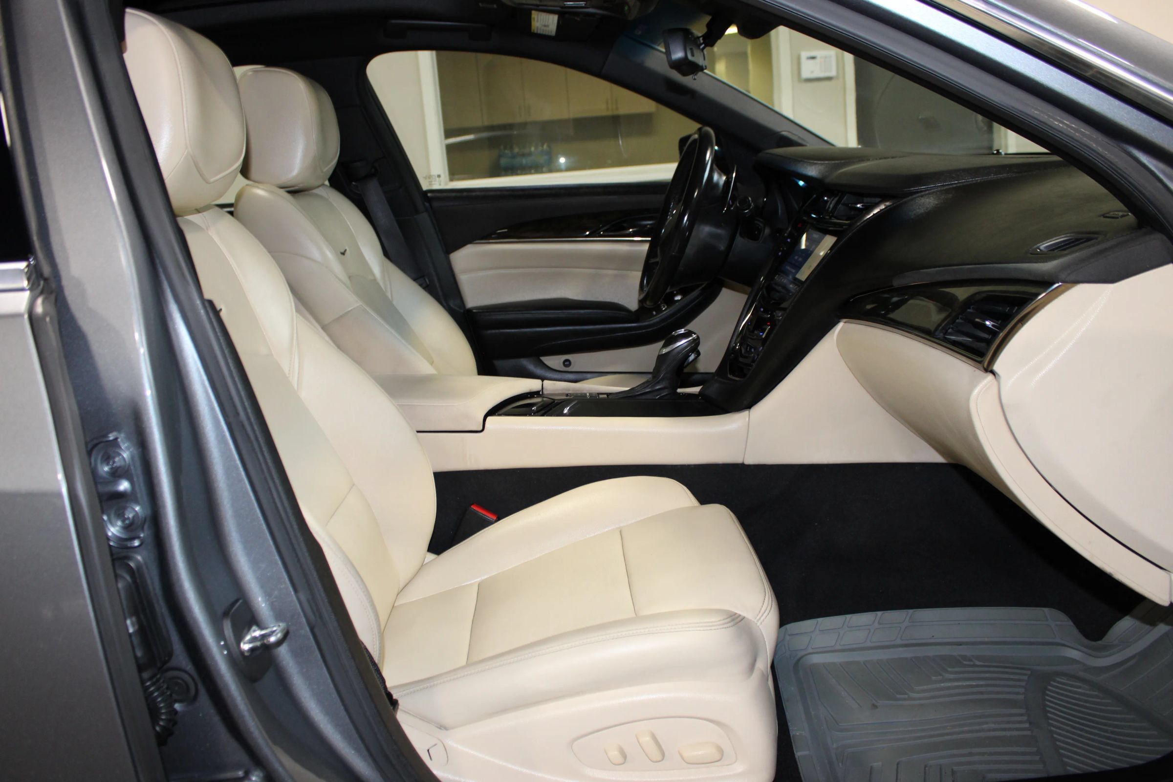 Used 2018 Cadillac CTS Luxury RWD image 30