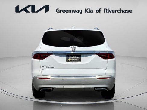 Used 2022 Buick Enclave Essence image 5
