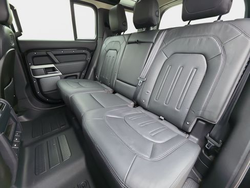 Used 2020 Land Rover Defender 110 SE AWD/4WD image 13