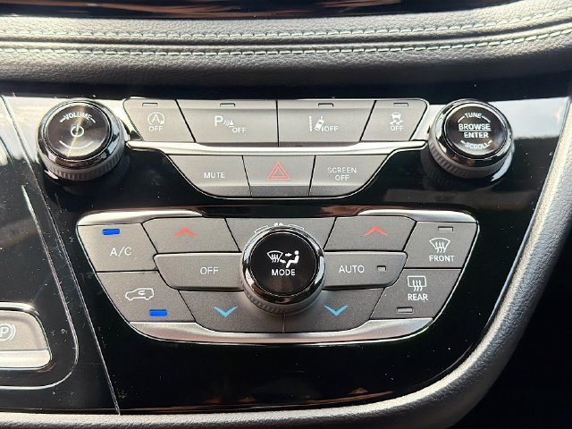 New 2027 Chrysler Pacifica Select FWD image 15