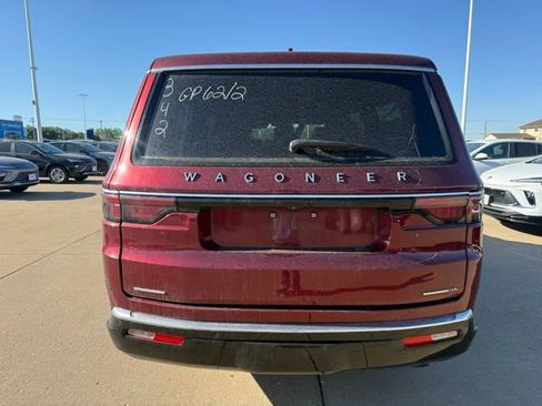 Used 2023 Jeep Wagoneer L Series II AWD/4WD image 4