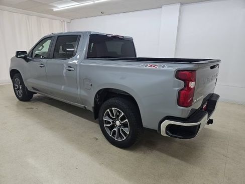 Used 2024 Chevrolet Silverado 1500 LT AWD/4WD image 16