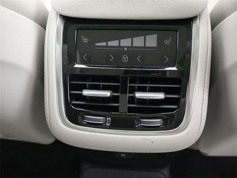 New 2026 Volvo XC90 T8 Ultra w/ Protection Package Premier image 32