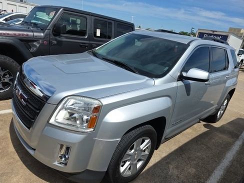 Used 2013 GMC Terrain SLE w/ Safety Package image 2