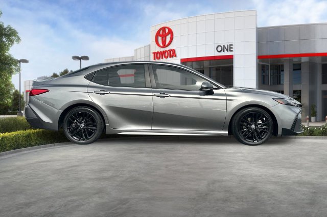 Certified 2025 Toyota Camry SE FWD image 3
