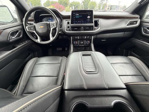 Used 2024 Chevrolet Suburban Premier AWD/4WD image 17