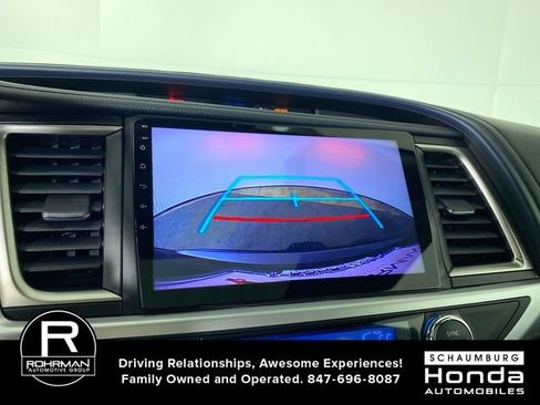 Used 2017 Toyota Highlander XLE image 8