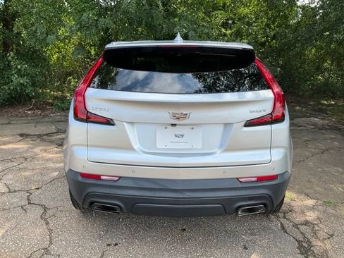 Used 2019 Cadillac XT4 Luxury w/ Cold Weather Package FWD image 23