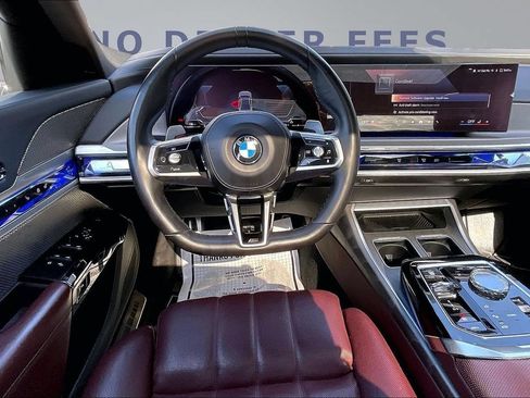 Used 2023 BMW 760i xDrive AWD/4WD image 8