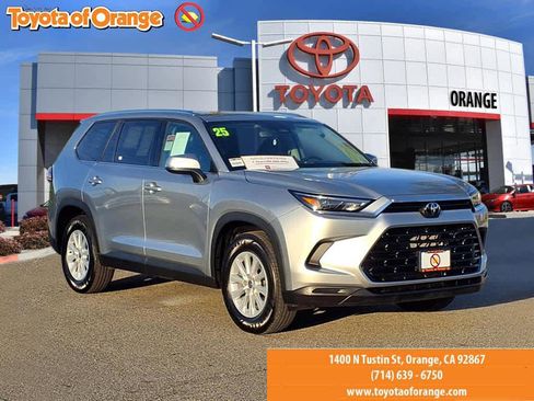 Certified 2025 Toyota Grand Highlander XLE image 1