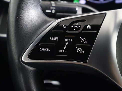 Used 2023 Mercedes-Benz C 300 4MATIC Sedan image 40