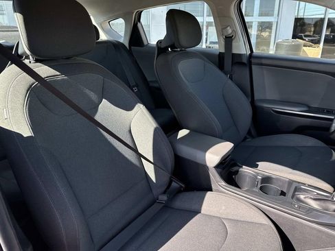 Used 2025 Kia K4 image 11
