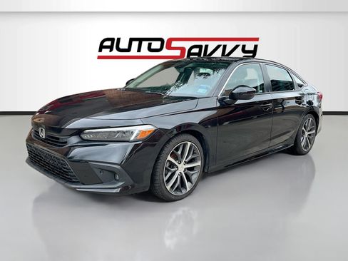 Used 2024 Honda Civic Touring image 3