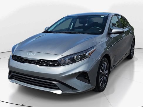 Used 2023 Kia Forte LXS FWD image 8