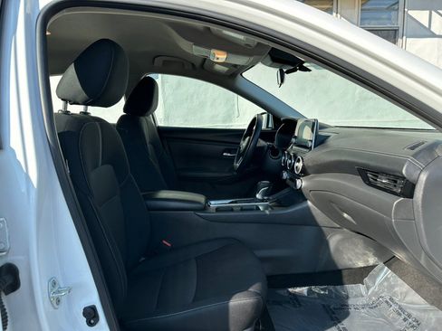 Used 2024 Nissan Sentra SV FWD image 10