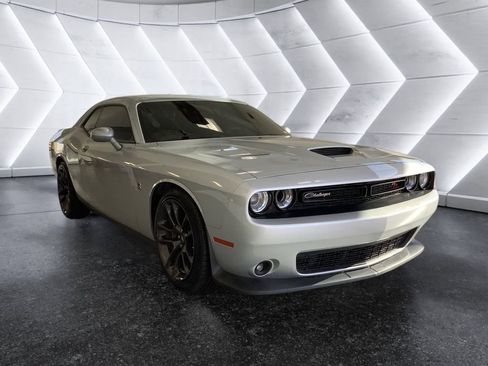 Used 2022 Dodge Challenger R/T Scat Pack RWD image 1