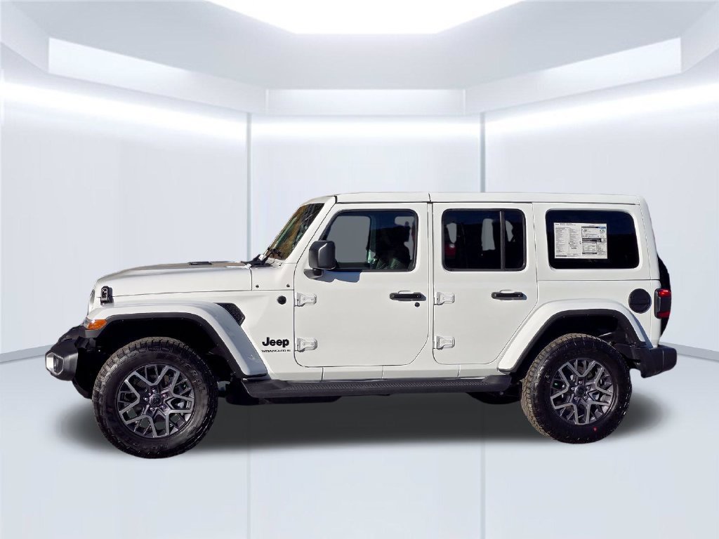 New 2026 Jeep Wrangler Unlimited Sahara AWD/4WD image 17