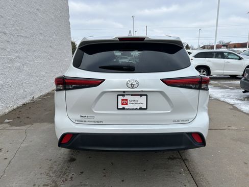 Certified 2023 Toyota Highlander XLE image 5