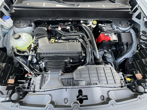 New 2025 Ford Maverick XLT w/ XLT Luxury Package image 27