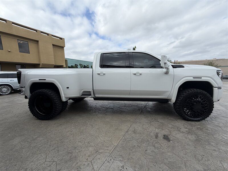 Used 2026 GMC Sierra 3500 Denali w/ Denali Reserve Package AWD/4WD image 4