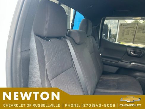 Used 2016 Toyota Tacoma TRD Off-Road w/ Towing Package AWD/4WD image 27