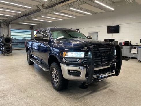 Used 2019 RAM 2500 Limited w/ Cold Weather Group AWD/4WD image 3