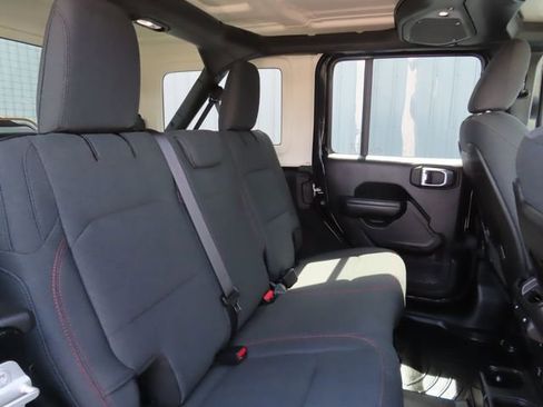 Used 2024 Jeep Wrangler Unlimited Rubicon w/ Convenience Group AWD/4WD image 30