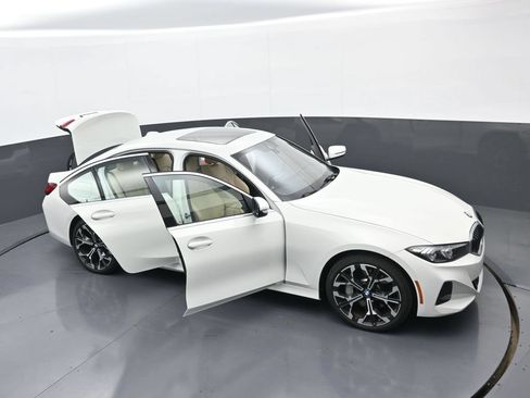 New 2025 BMW 330i xDrive Sedan w/ Convenience Package AWD/4WD image 37