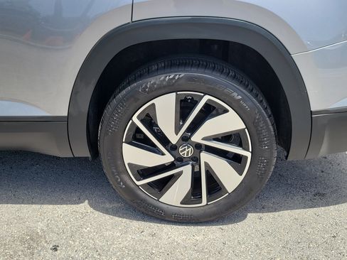 Used 2024 Volkswagen Atlas SE FWD image 28