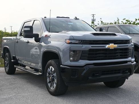 Used 2024 Chevrolet Silverado 2500 Custom w/ Custom Value Package AWD/4WD image 2