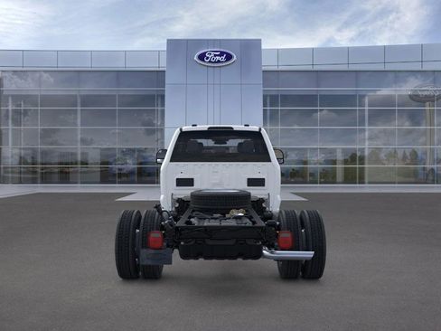 New 2026 Ford F550 4x4 Crew Cab image 7