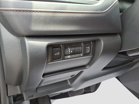 Used 2025 Subaru Forester Touring AWD/4WD image 18