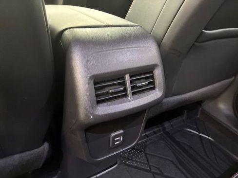 Used 2023 Chevrolet Equinox RS w/ LPO, Floor Liner Package image 19