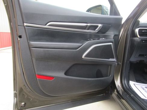 Used 2025 Kia Telluride S AWD/4WD image 11